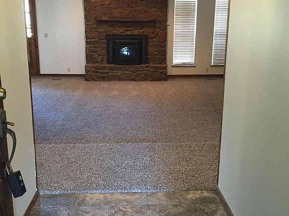 2nd image of 1021 N Douglas Dr