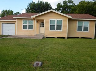 384 6th St N, Van Vleck, TX 77482