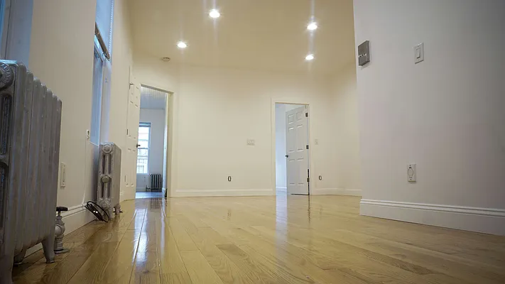 Rented by Nooklyn NYC LLC | media 11