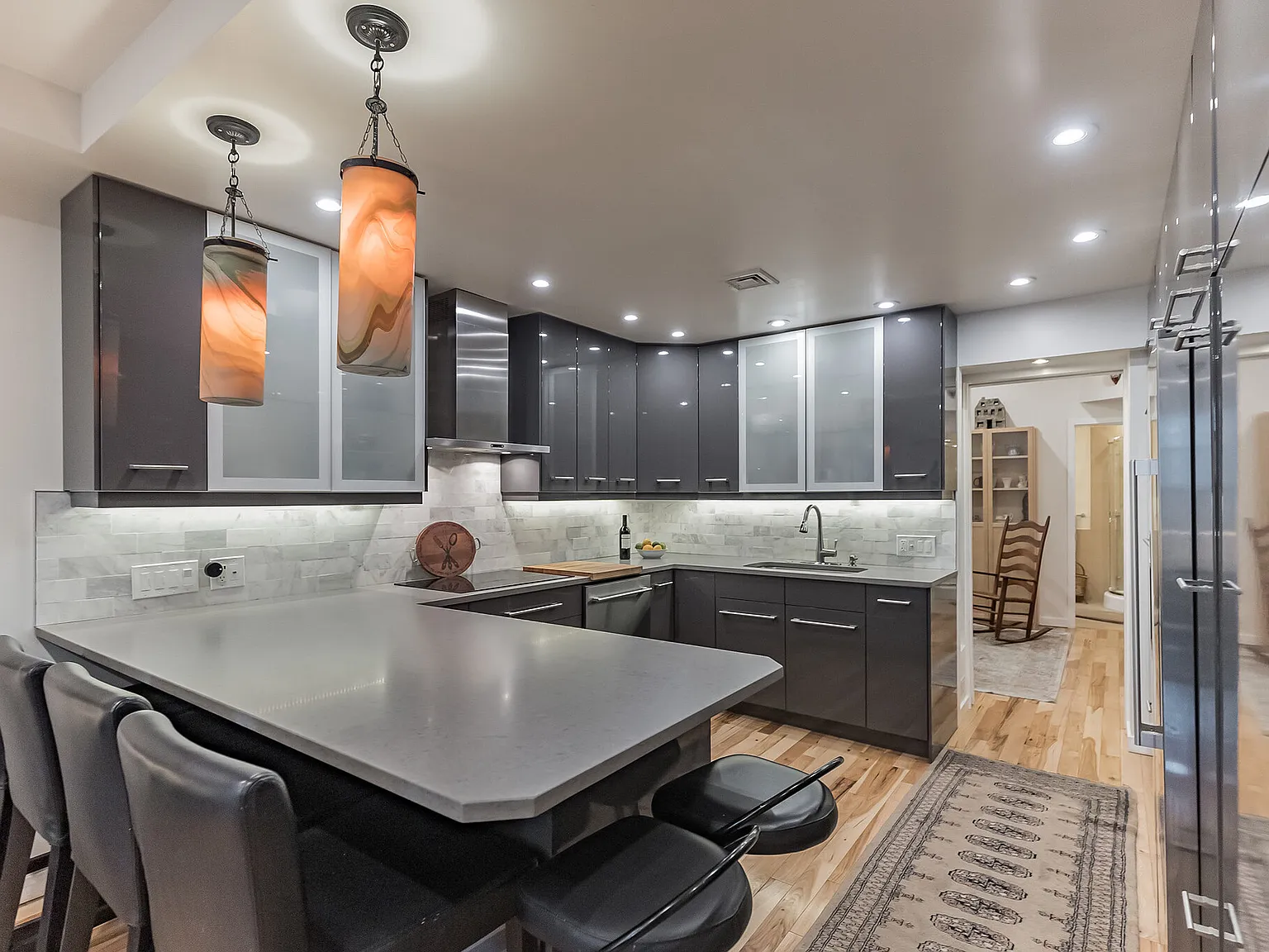 2 bed, 1000 sqft, $2,950 — Photo 3