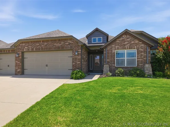 1004 E 135th Pl, Glenpool, OK 74033