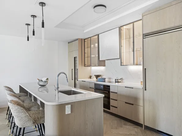 78-29 Austin Street image 7 of 30