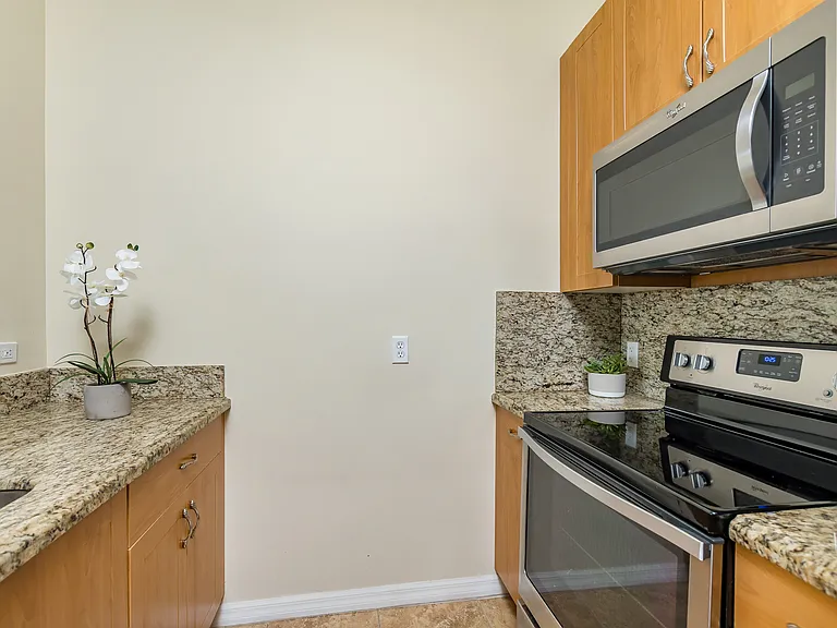 1690 SW 27th Ave #Ph 08 — Photo 15