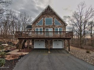54 Spice Bush Dr, Hazle Township, PA 18202