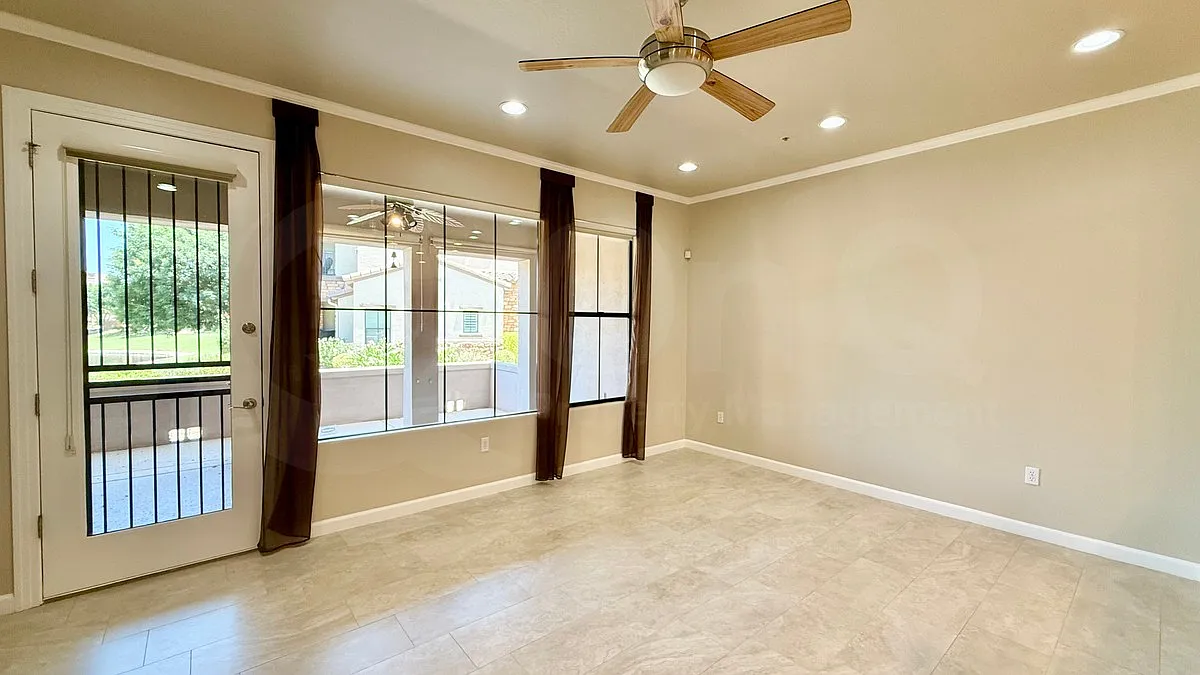 3 bed, 2.0 bath, 1721 sqft, $2,895 — Photo 3