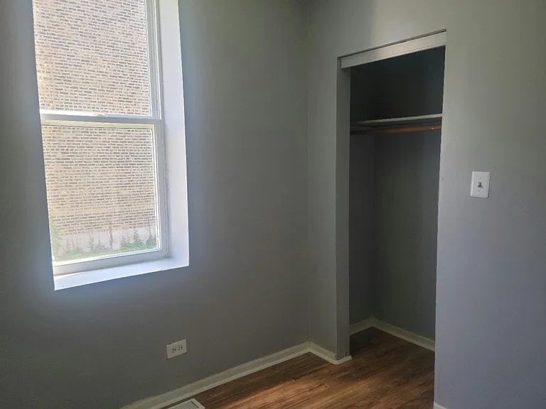 8801 S Escanaba Ave #1F — Photo 14