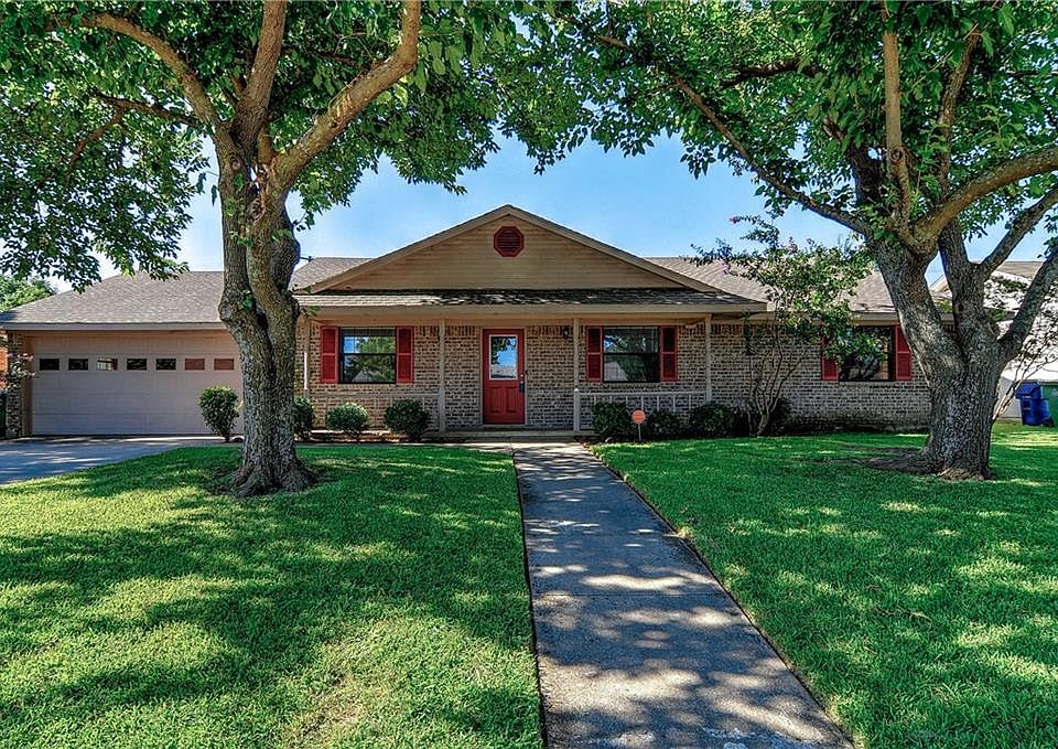 1st image of 209 Texoma Dr