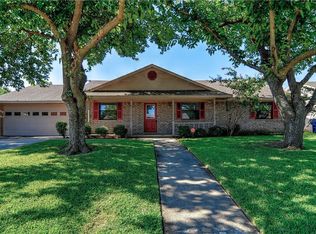 209 Texoma Dr, Whitesboro, TX 76273