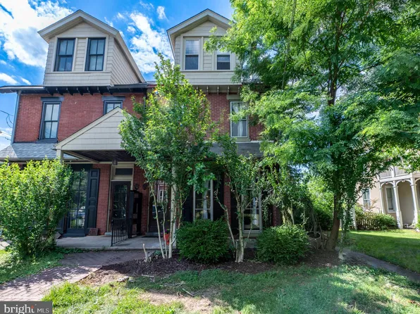 417 Bridge St, Mont Clare, PA 19453