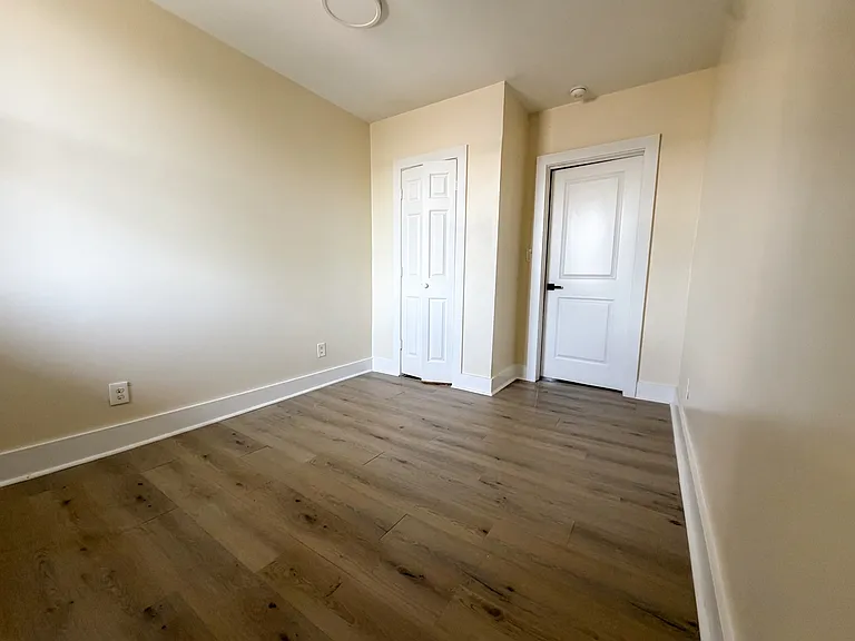 358-360 S Orange Ave #2R — Photo 5