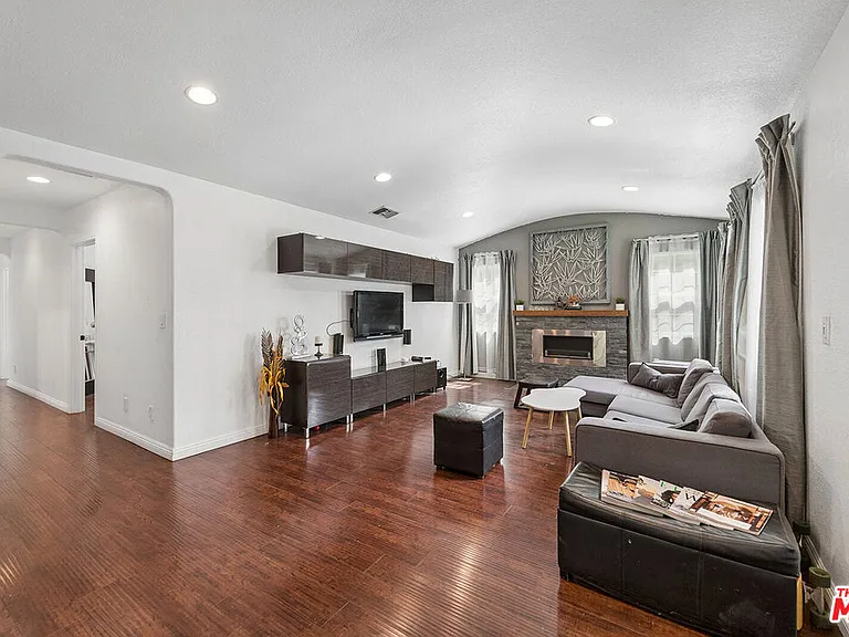 3707 Exposition Blvd — Photo 5