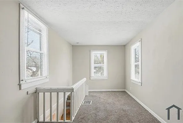 1343 Edgemont Ave — Photo 11