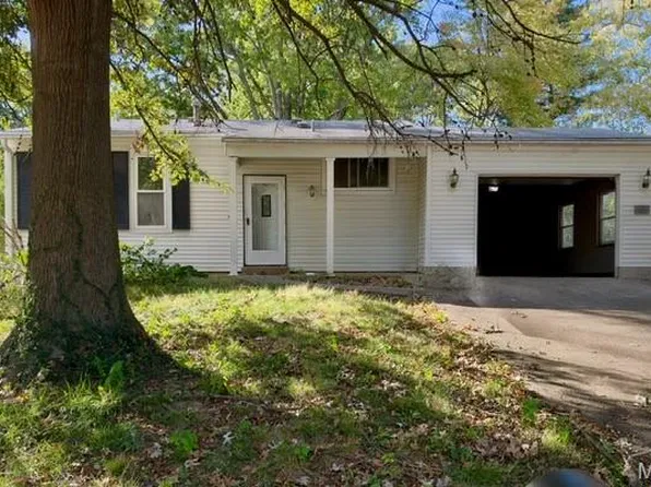 2417 Merribrook Ln, O'Fallon, MO 63368