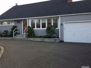 3540 Verona Pl, Seaford, NY 11783