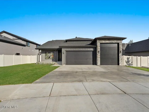 9345 N Secretariat Ln, Hayden, ID 83835