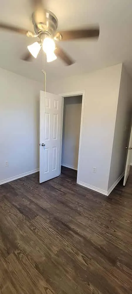 130 Town St - 203 — Photo 3