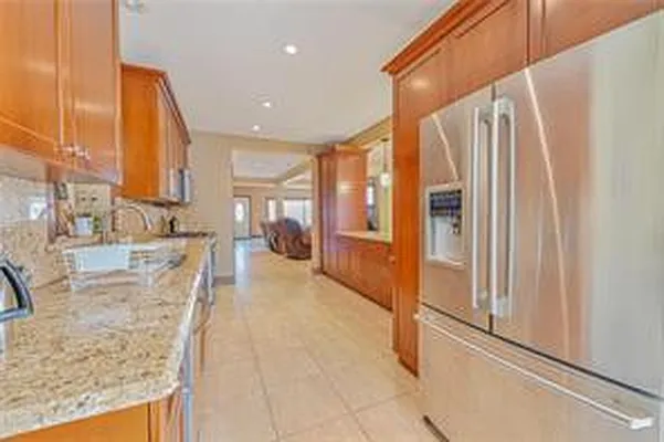 Sold by Remax Real Estate Professionals | media 14