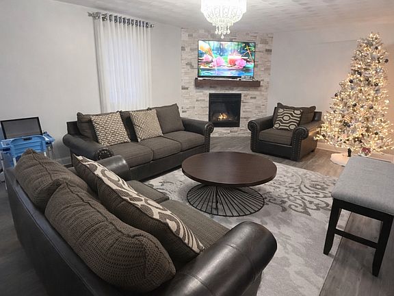 3rd image of 190 Anderson Avenue