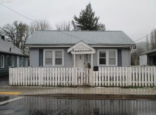 201 SE Harney St, Sheridan, OR