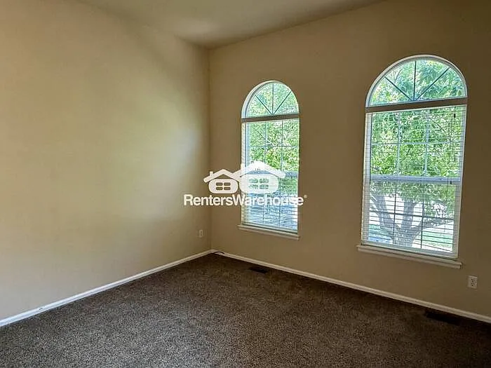 1467 S Haleyville Cir — Photo 8