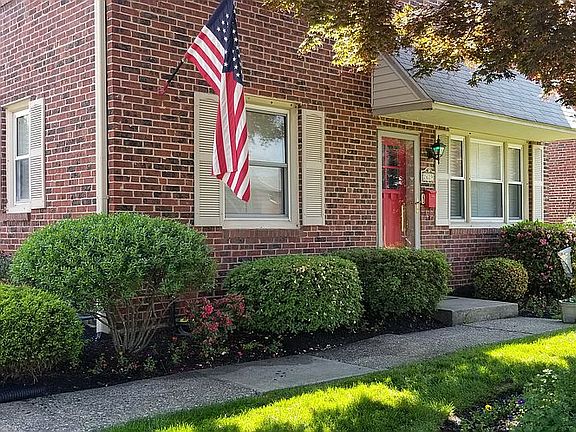 2nd image of 2629 Ashwood Dr