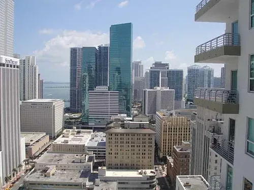 NE 2nd Ave Photo 1