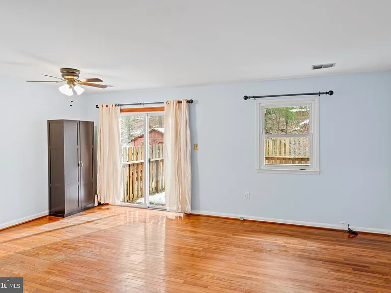 2053 Mayflower Dr — Photo 8