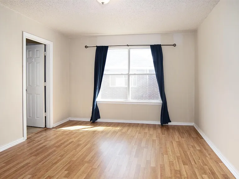 885 Parker Dr — Photo 11