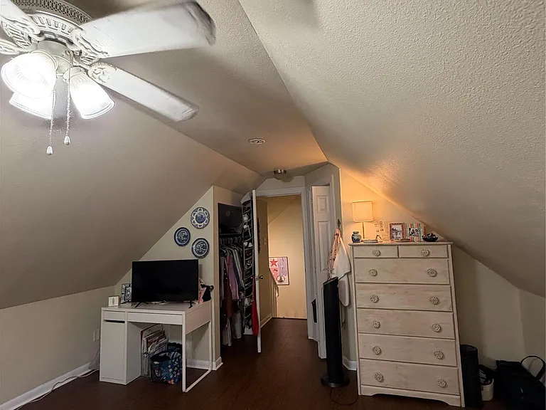 5212 Duval St #B — Photo 11