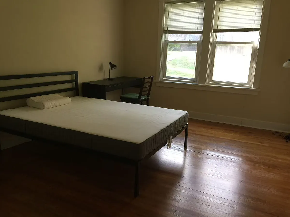 Building Photo - 5533 Forbes Ave #2