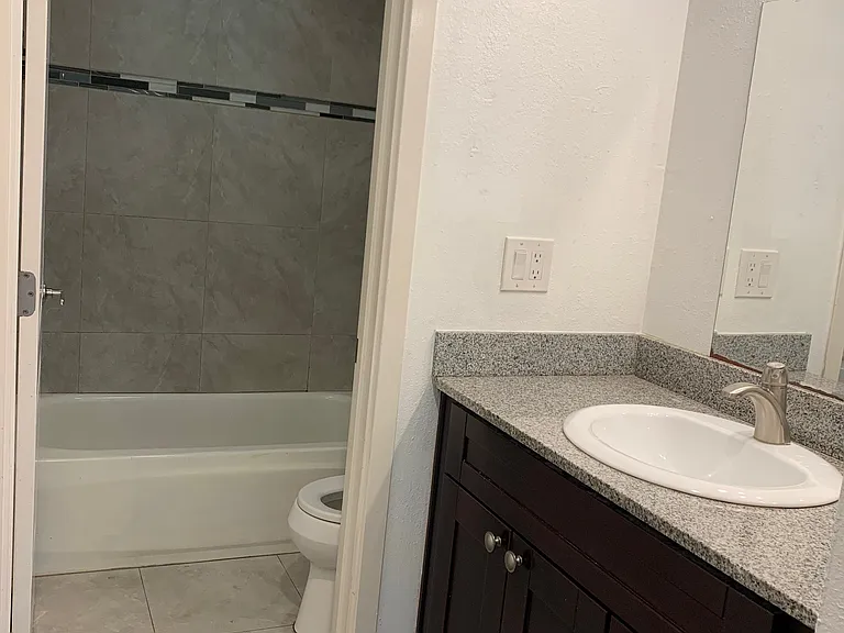 259 N Capitol Ave #274 — Photo 6