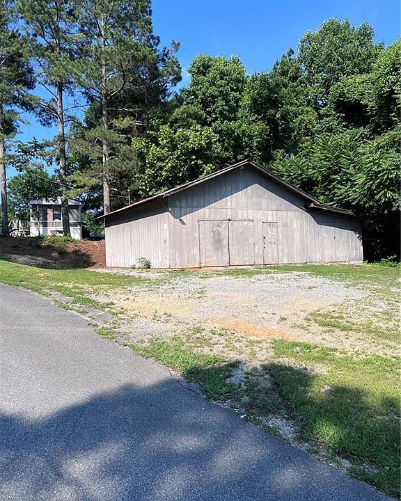 1st image of 1160 Roach Hollow Rd #4