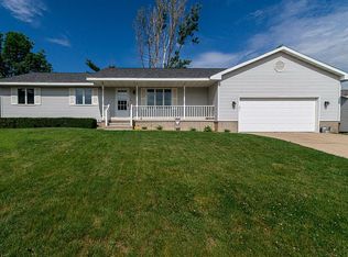 405 B Ave, Atkins, IA 52206