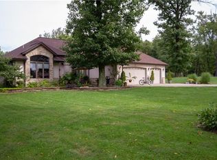 363 Maple Rd, Burgettstown, PA 15021