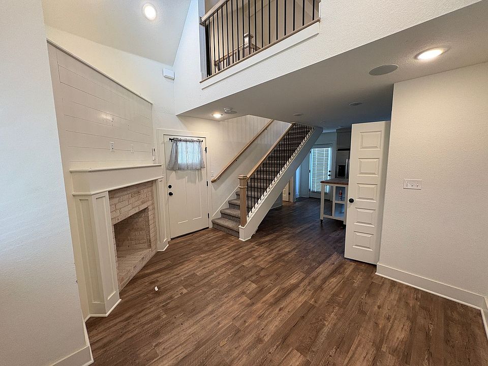 1st image of 3846 W Somerville Ln