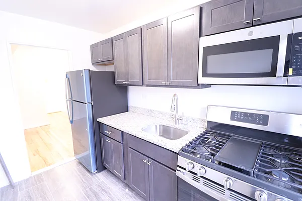 Rented by A&E Real Estate Management | media 15