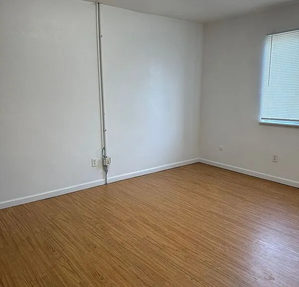 104 N 27th St #8 — Photo 3