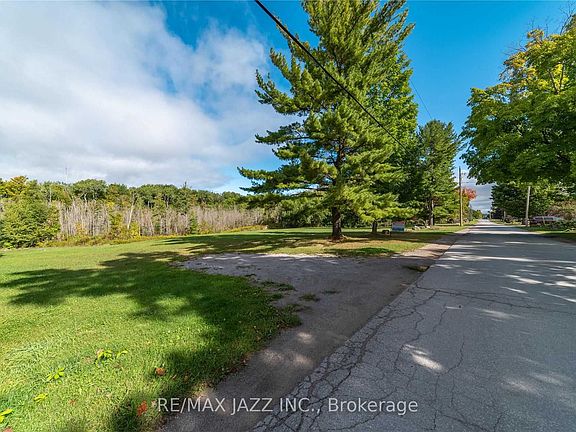 3rd image of LOT 17 Grandy Rd