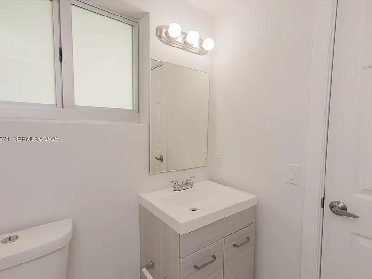 3755 NE 167th St #6 — Photo 25