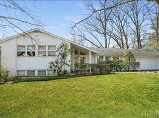 221 Broadfield Rd, New Rochelle, NY 10804