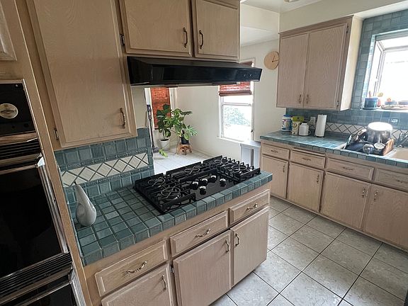 3rd image of 5425 West Blvd