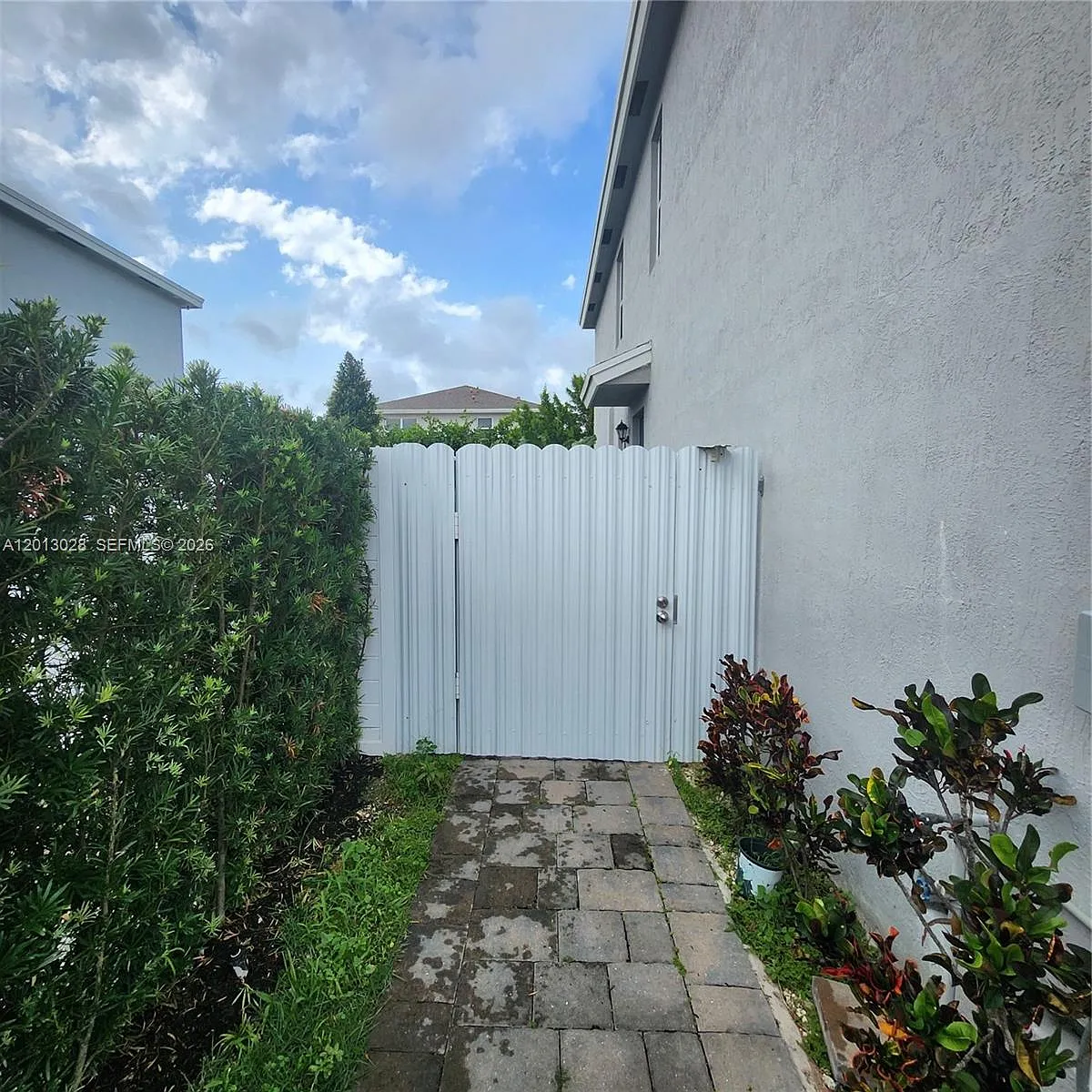 Building Photo - 13245 SW 271st Ter #1
