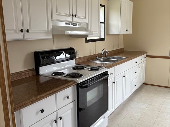 2nd image of 468 Center Rd