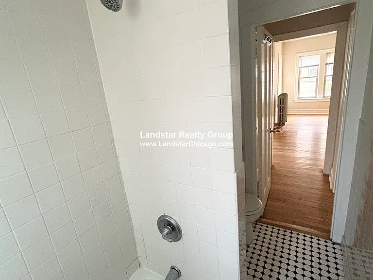 916 Reba Pl #1N — Photo 9