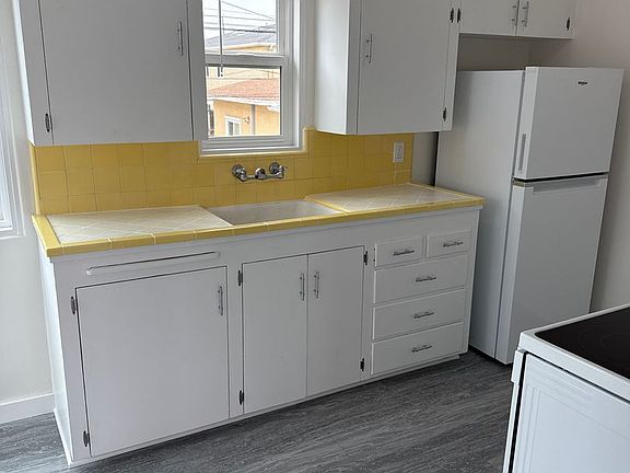 4th image of 1778 Bacon St #1778