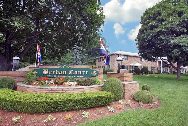 Berdan Court — Photo 12