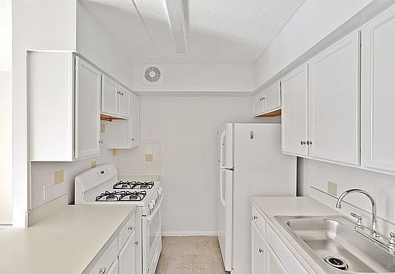 5th image of 313 E 119th St APT 1
