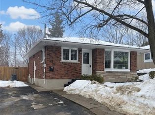 11 Flynn Ave, Cambridge, ON N3C 2T8
