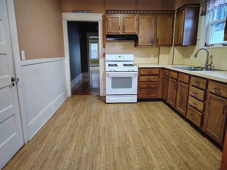 85 Main St #1 — Photo 10