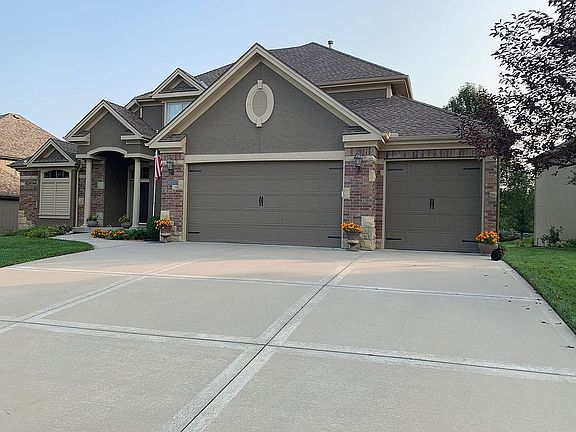 2nd image of 6635 NW Hickory Dr
